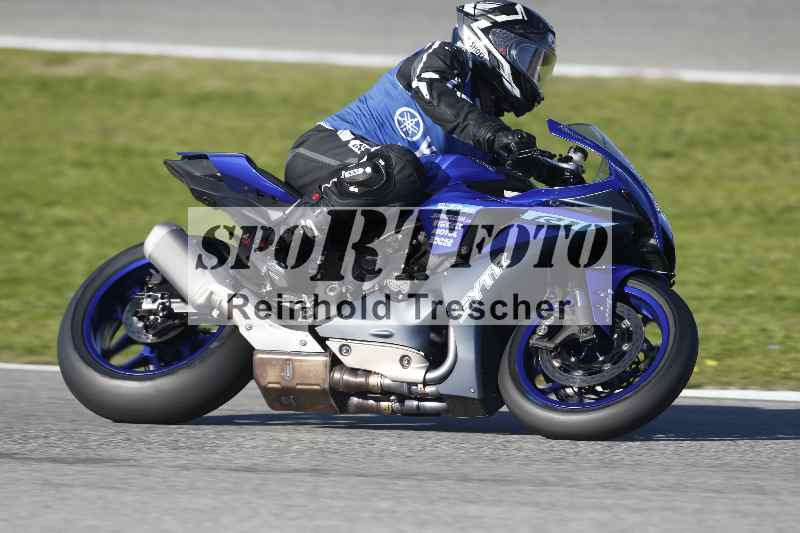 /02 28.-31.01.2025 Moto Center Thun Jerez/gruen-green/158